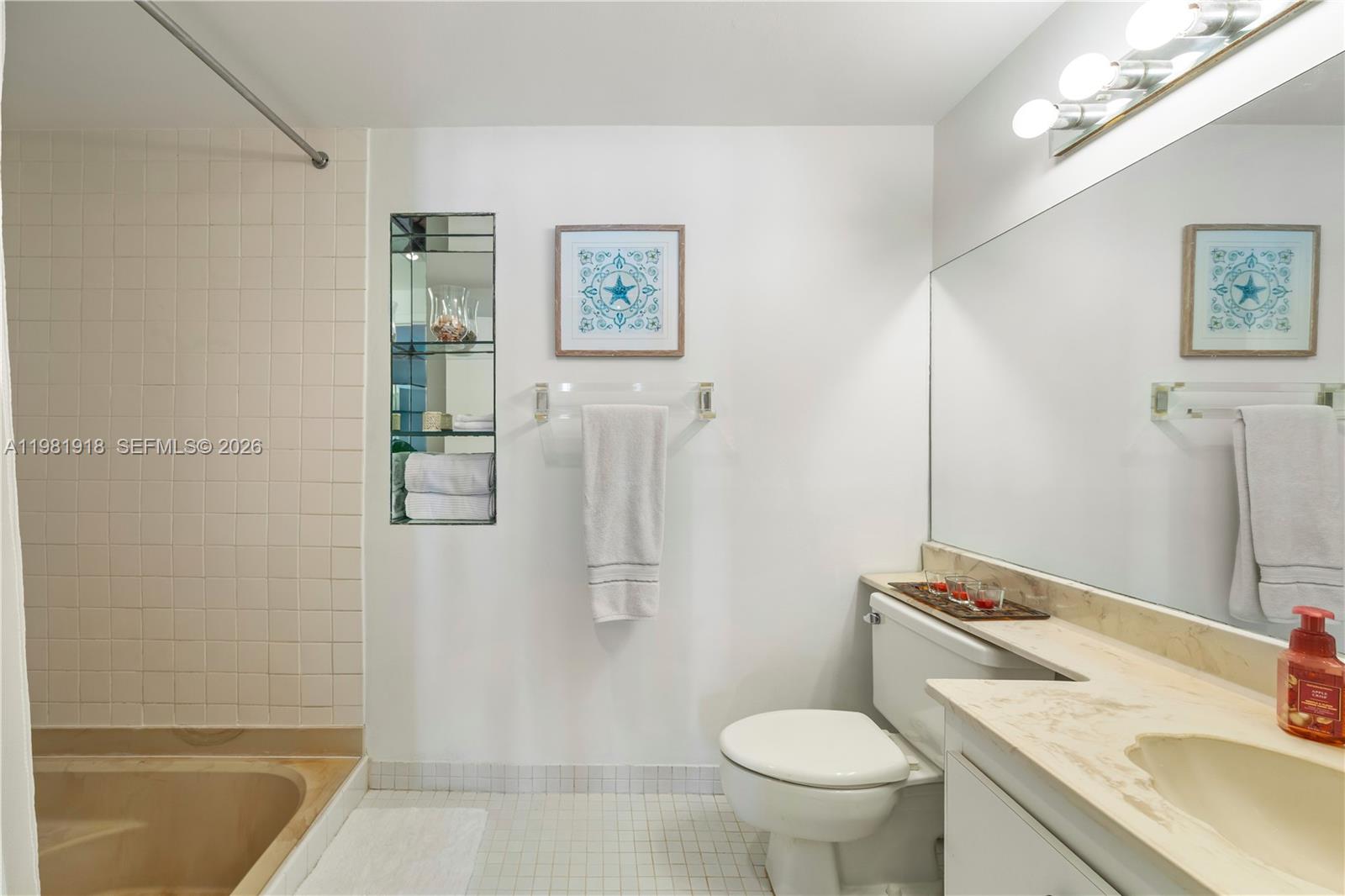 19994 NE 5th Ct #3C Miami, FL 33179