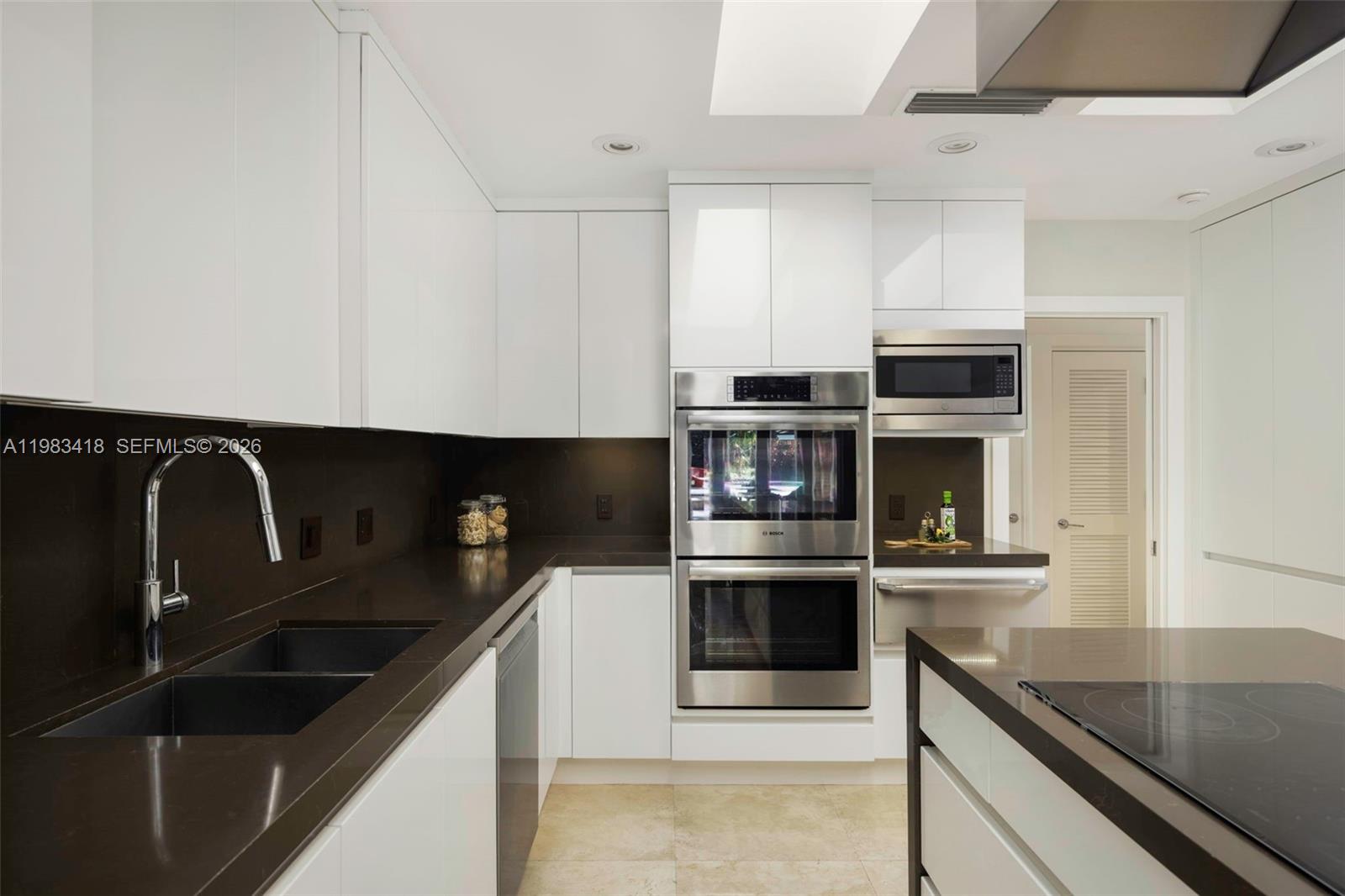 9000 Arvida Dr Coral Gables, FL 33156