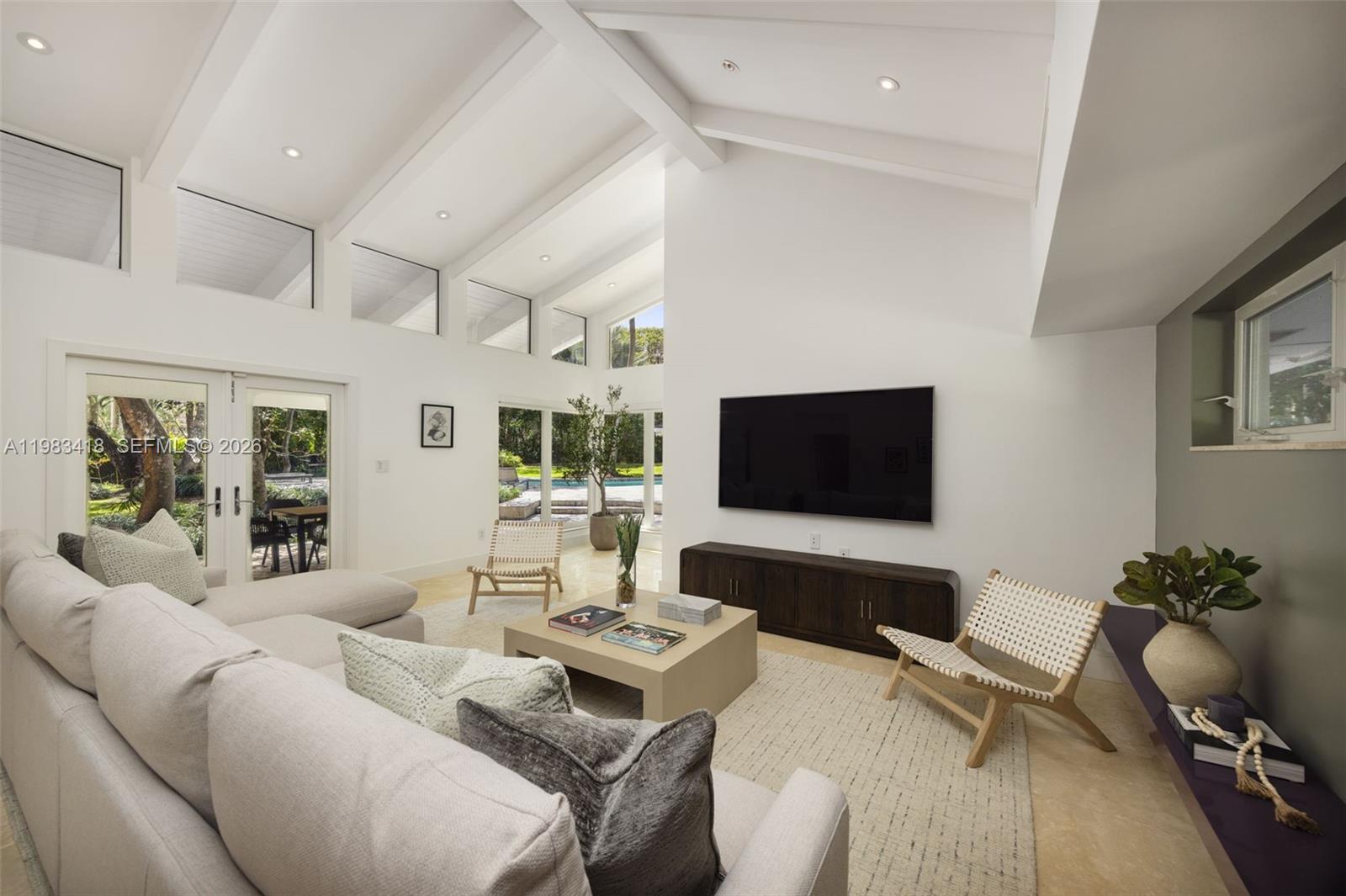 9000 Arvida Dr Coral Gables, FL 33156