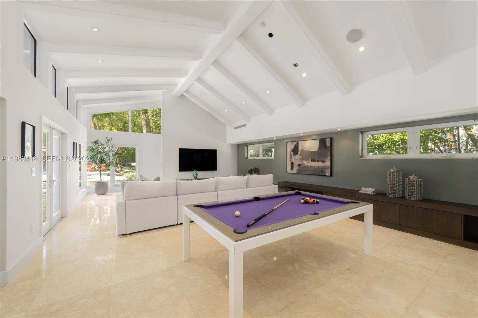 9000 Arvida Dr Coral Gables, FL 33156