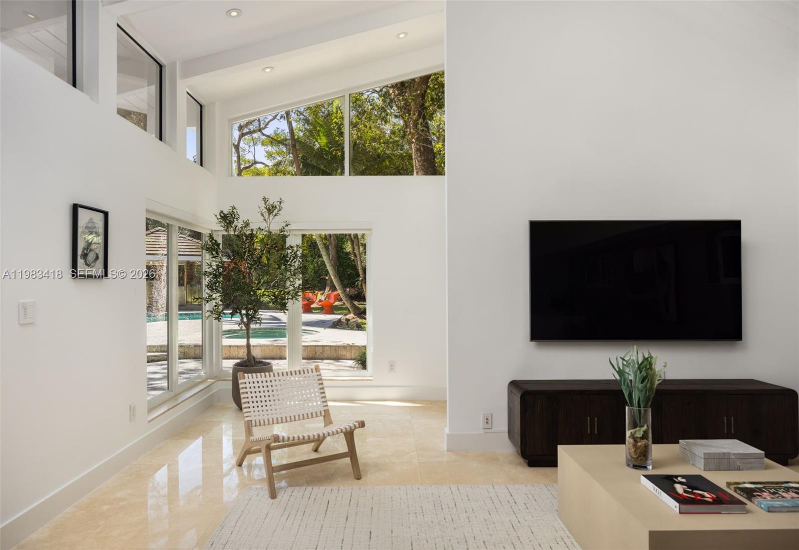 9000 Arvida Dr Coral Gables, FL 33156