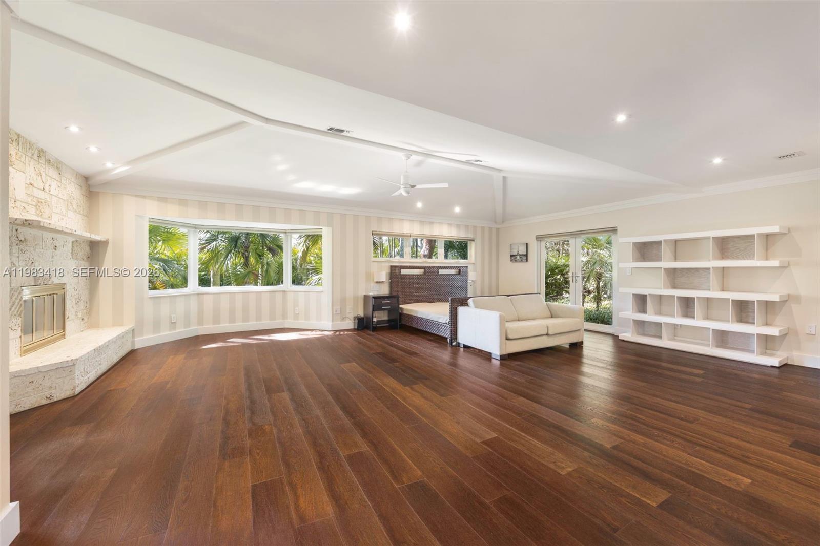 9000 Arvida Dr Coral Gables, FL 33156