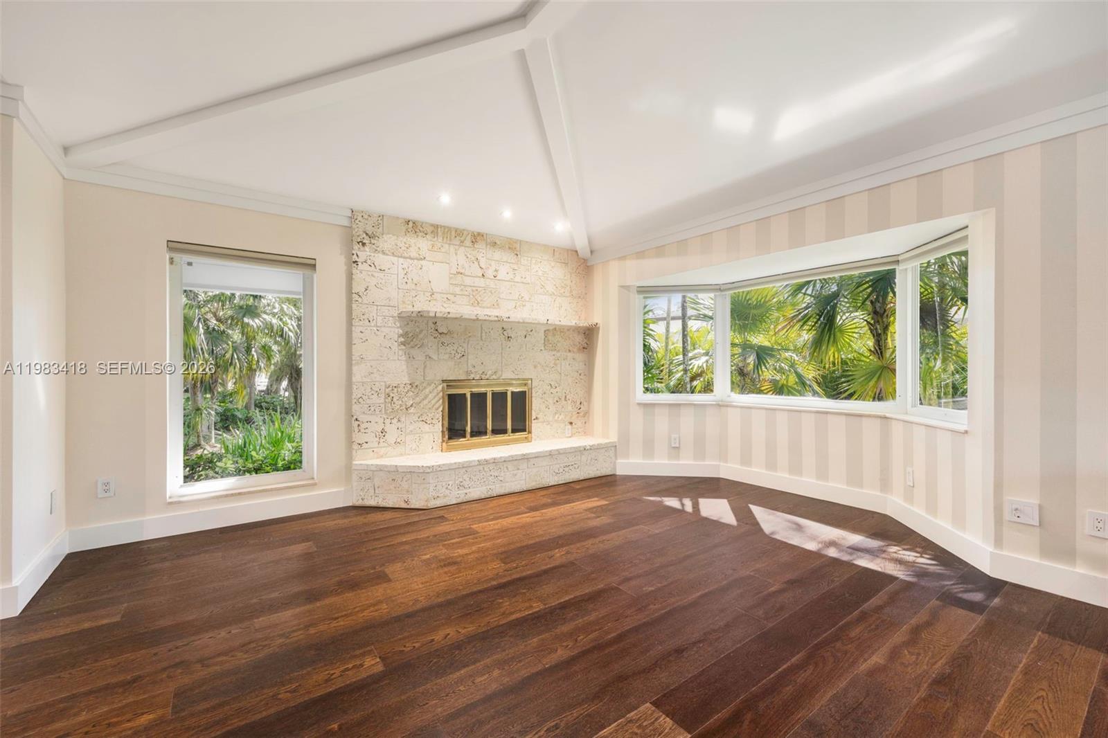 9000 Arvida Dr Coral Gables, FL 33156