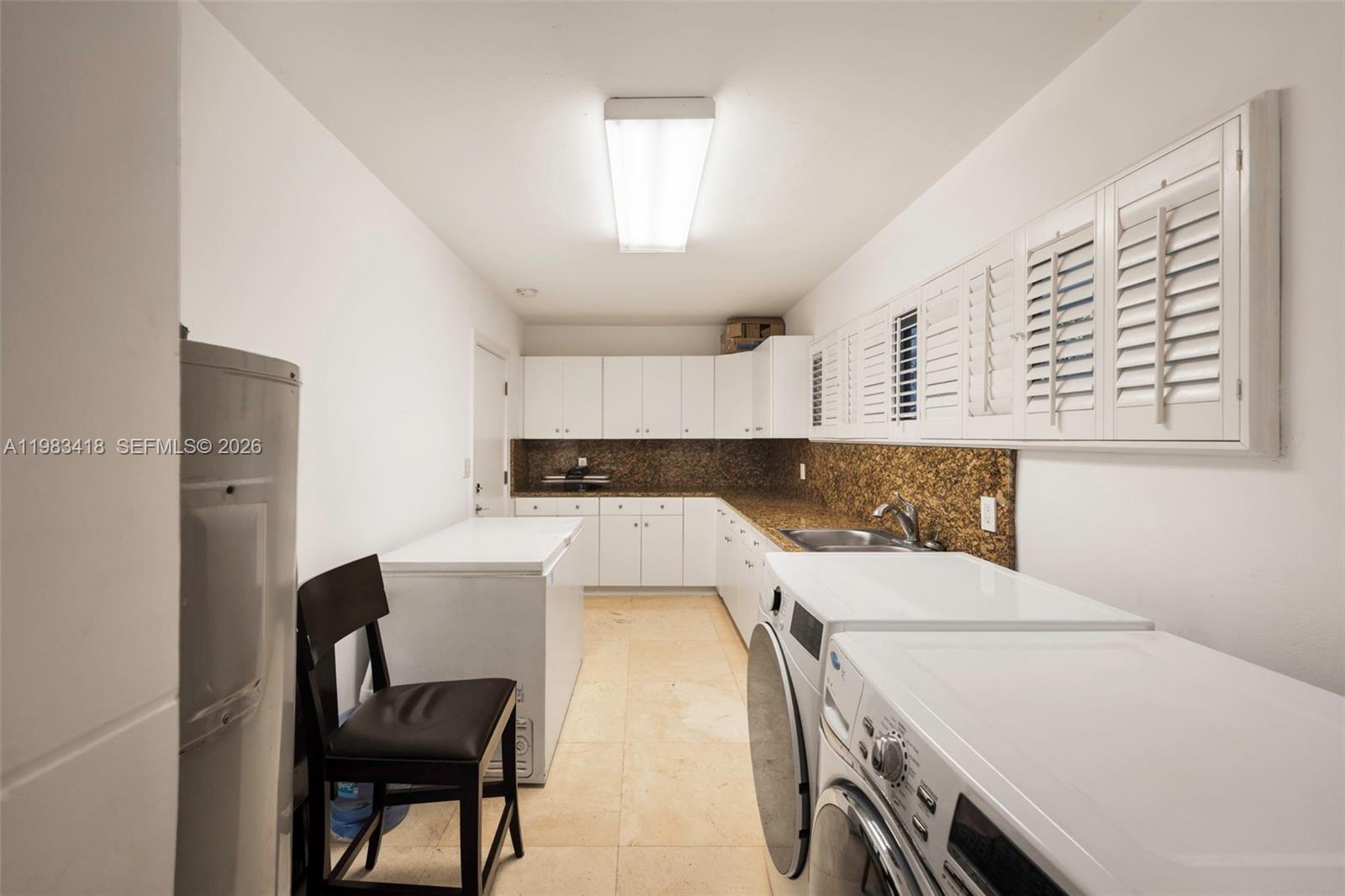 9000 Arvida Dr Coral Gables, FL 33156