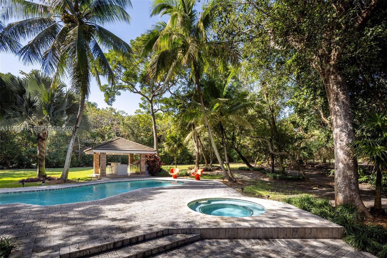 9000 Arvida Dr Coral Gables, FL 33156