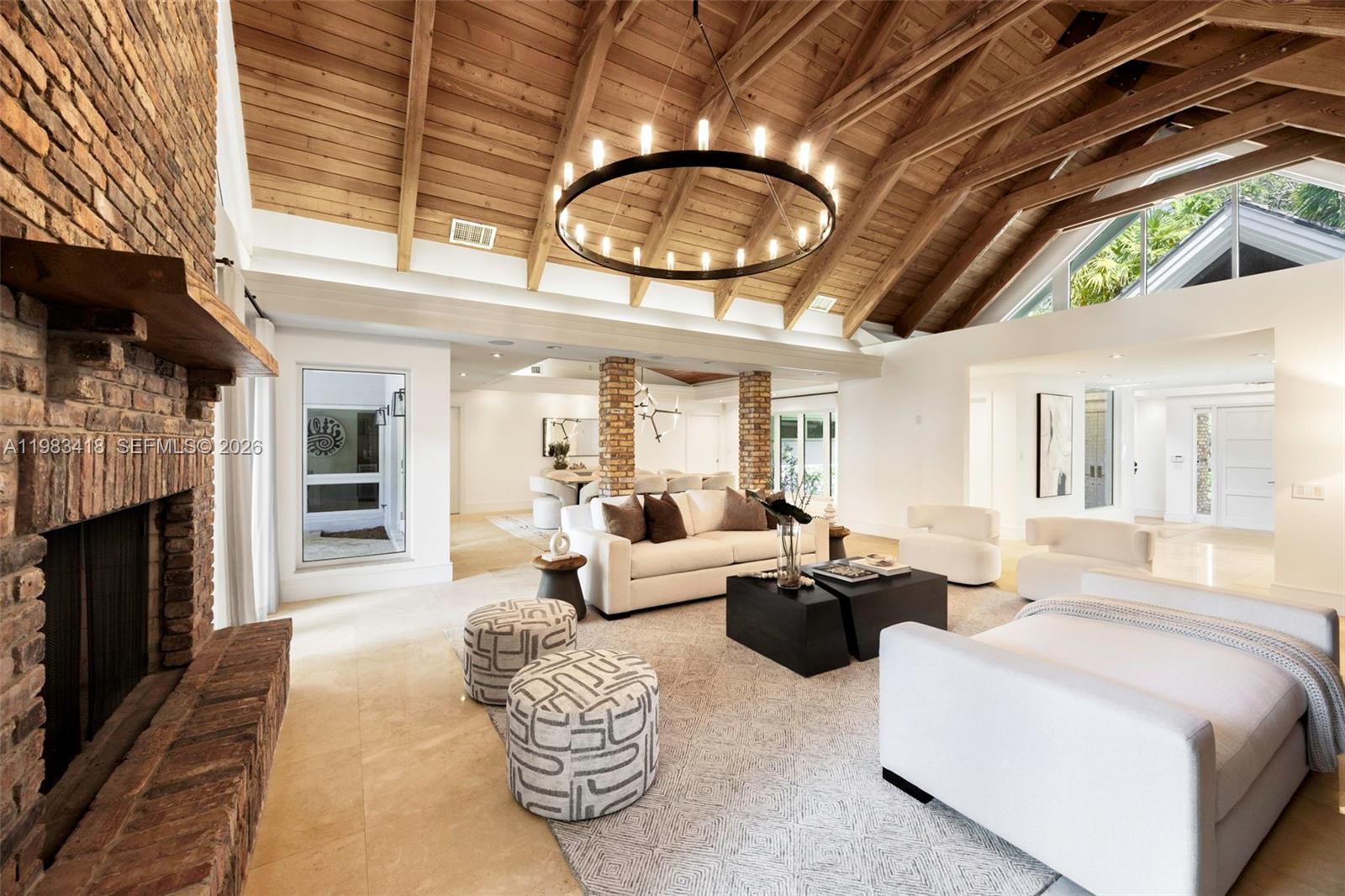 9000 Arvida Dr Coral Gables, FL 33156