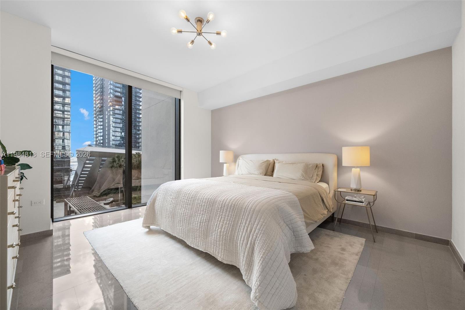 88 SW 7th St #809 Miami, FL 33130