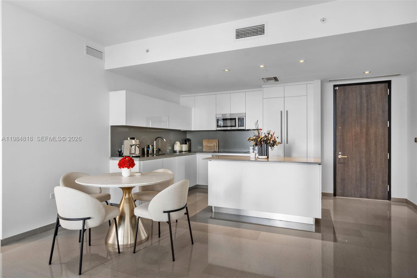 88 SW 7th St #809 Miami, FL 33130