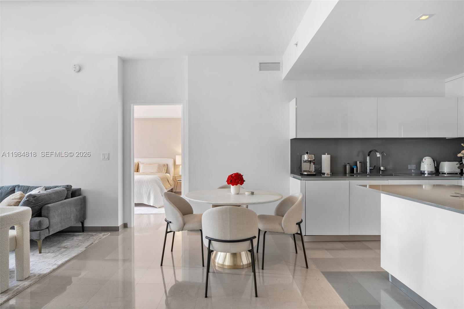 88 SW 7th St #809 Miami, FL 33130