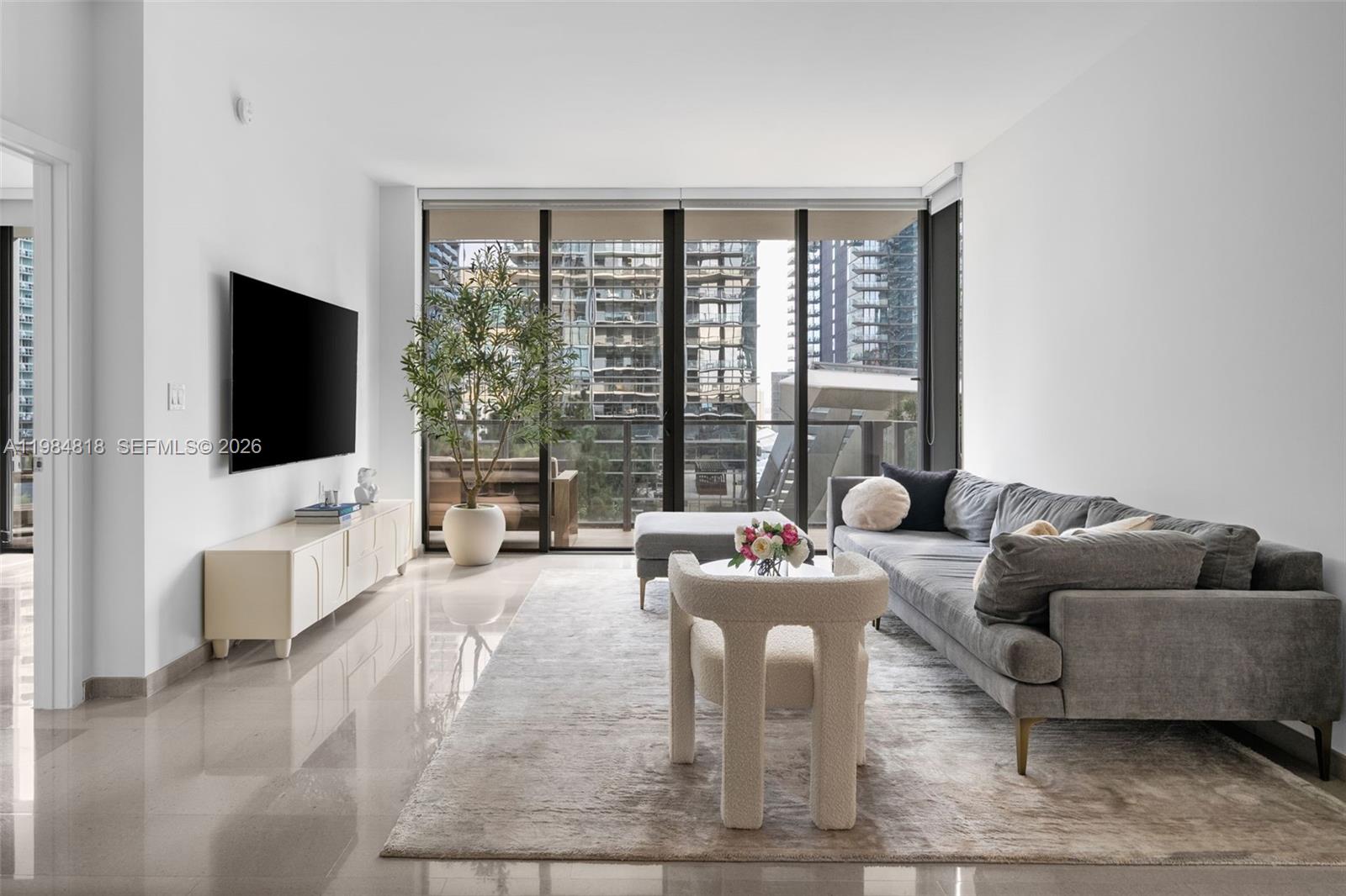 88 SW 7th St #809 Miami, FL 33130