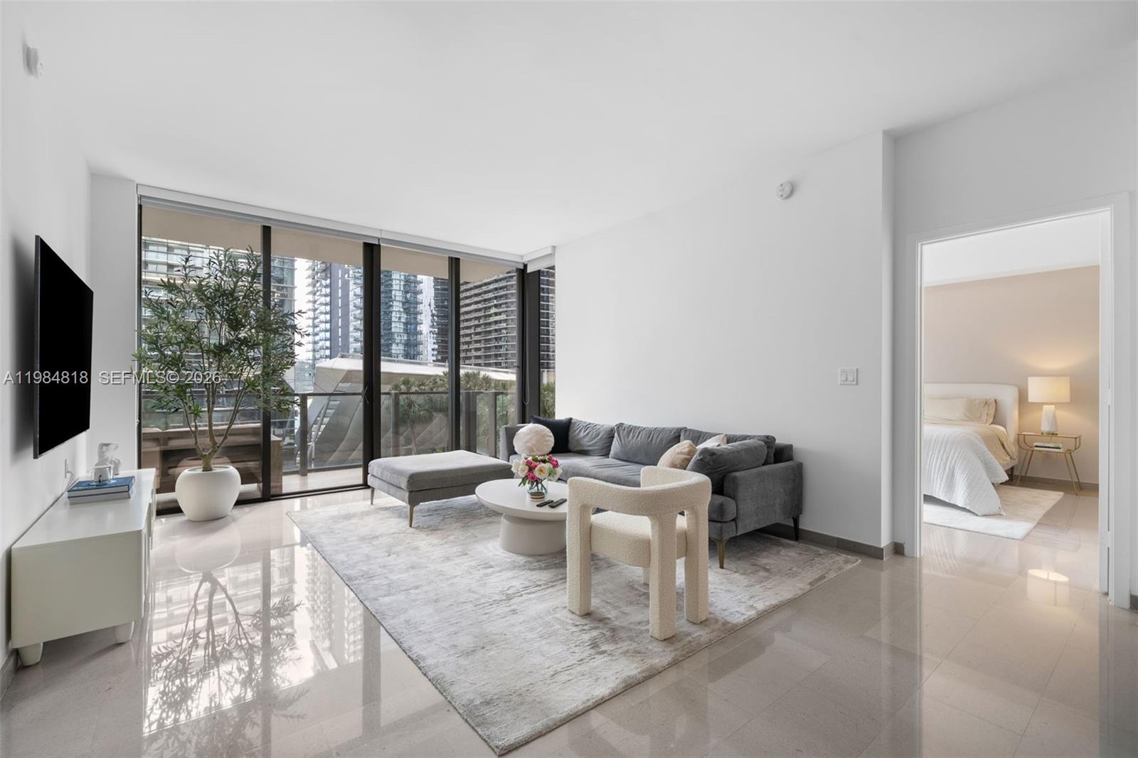 88 SW 7th St #809 Miami, FL 33130