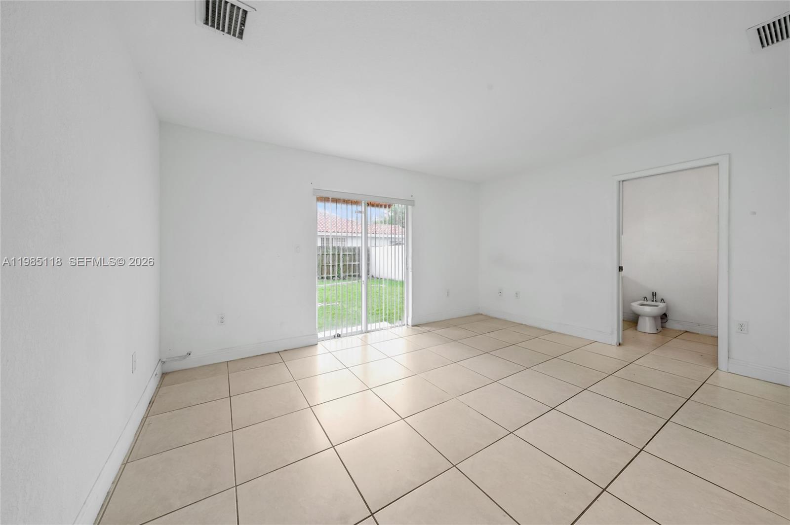 12418 SW 230th St Miami, FL 33170