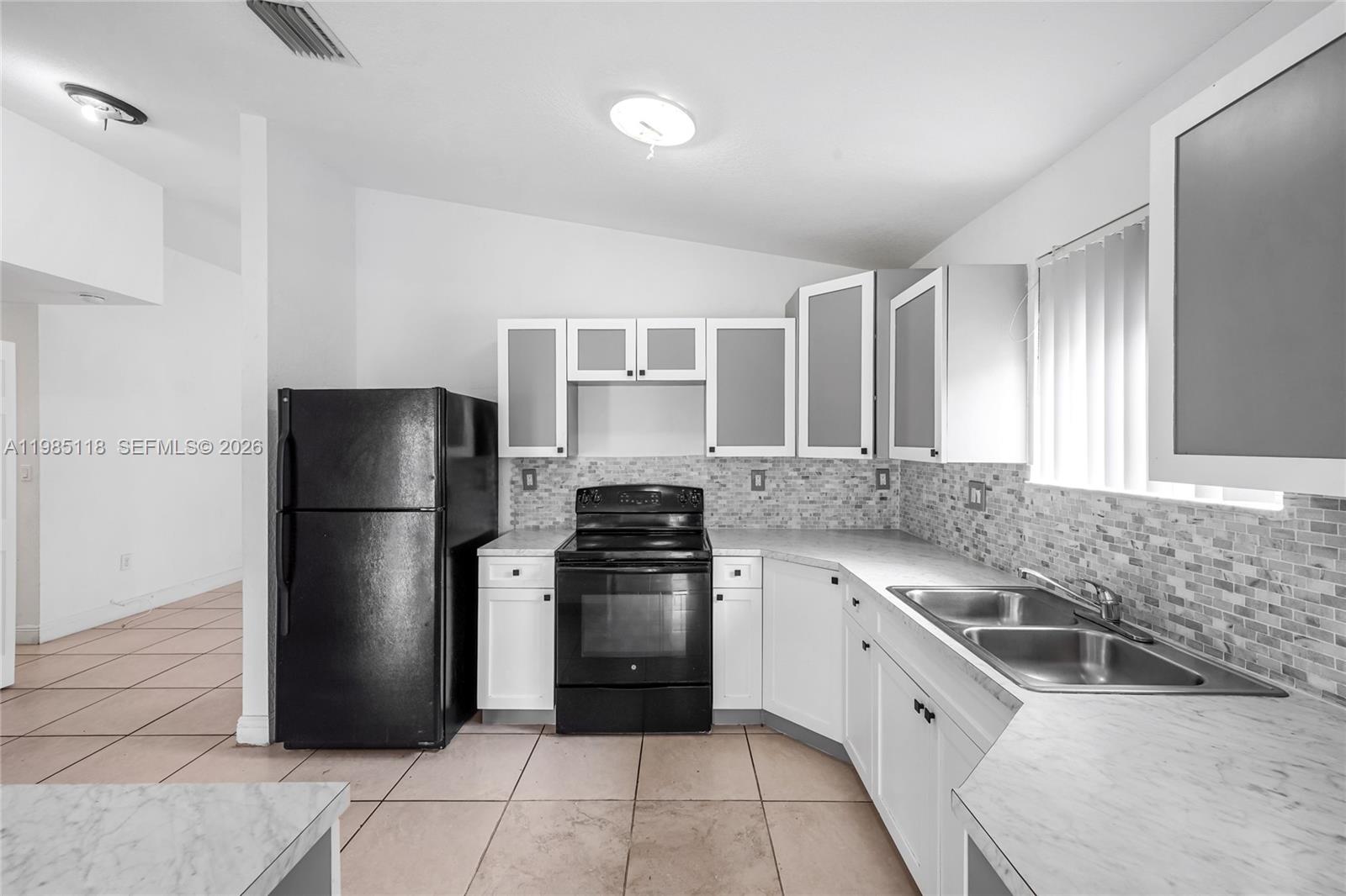 12418 SW 230th St Miami, FL 33170