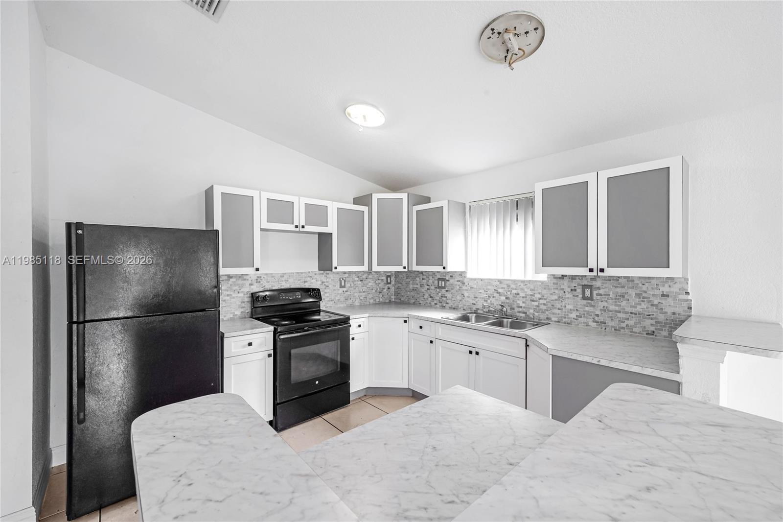 12418 SW 230th St Miami, FL 33170