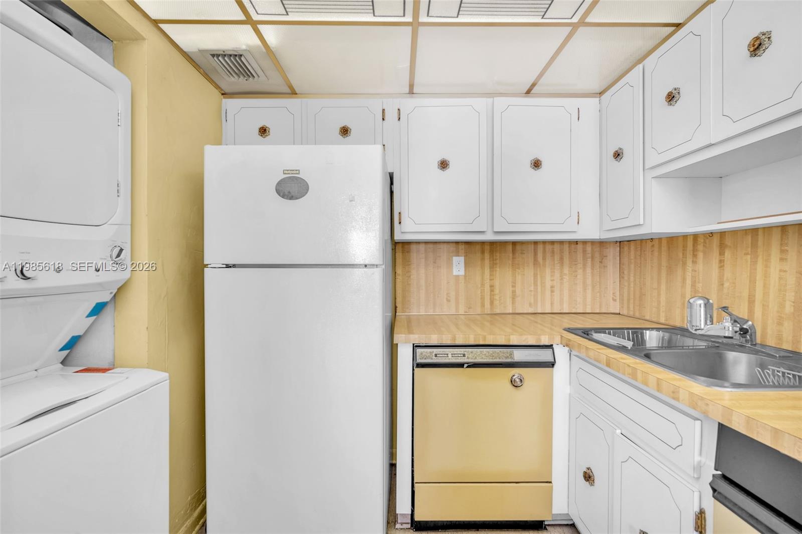 5731 NW 37th St #405 Virginia Gardens, FL 33166