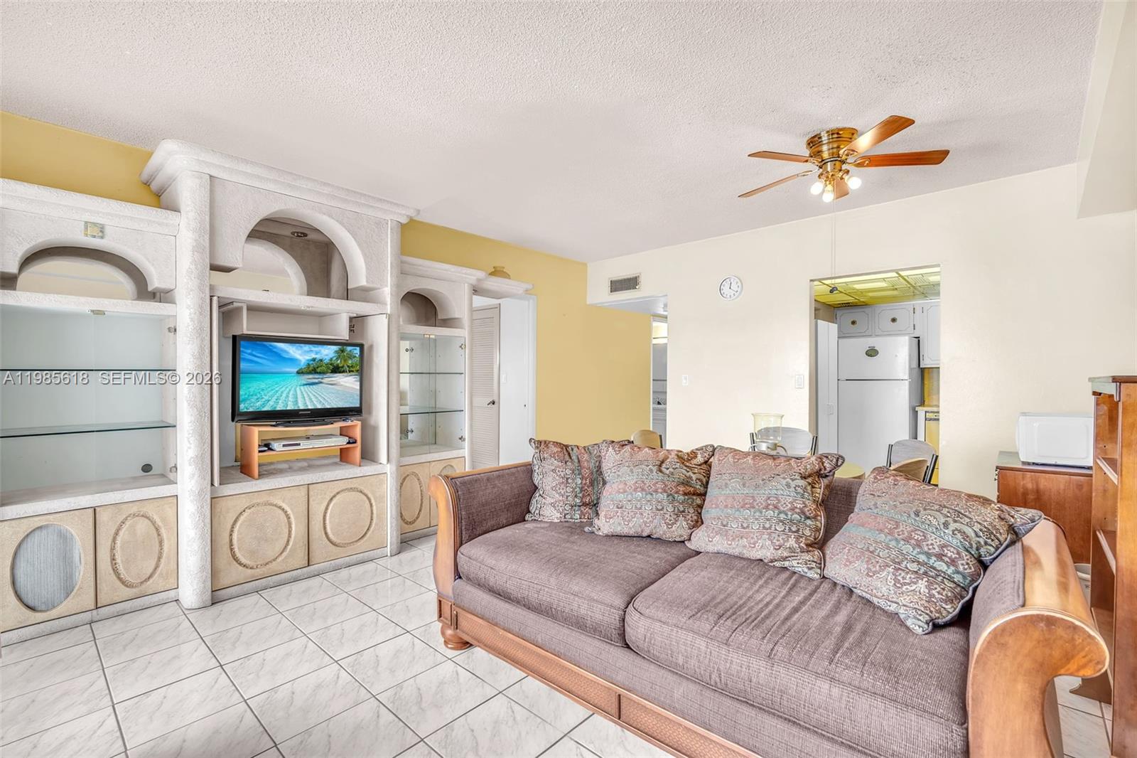 5731 NW 37th St #405 Virginia Gardens, FL 33166