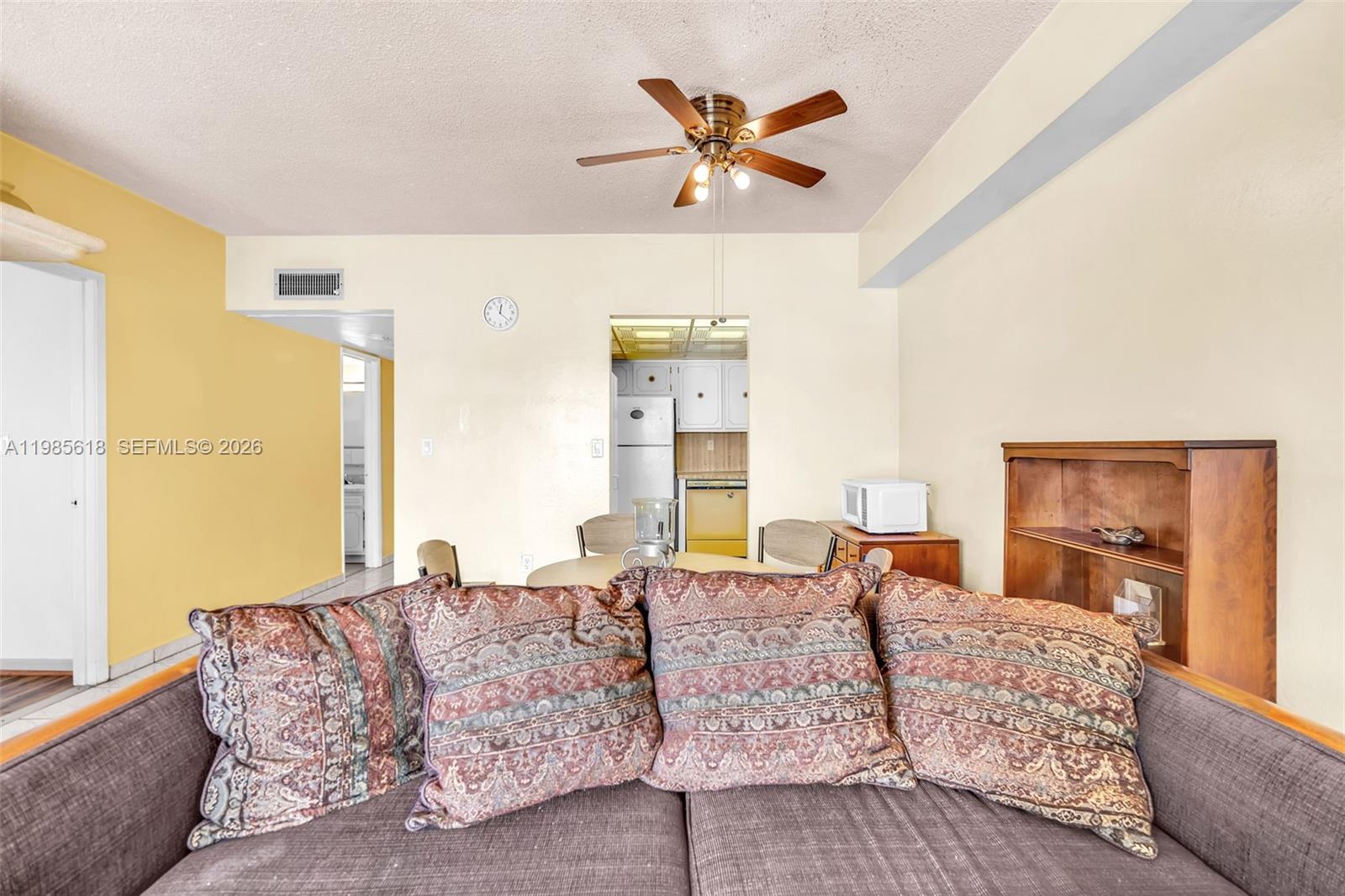 5731 NW 37th St #405 Virginia Gardens, FL 33166