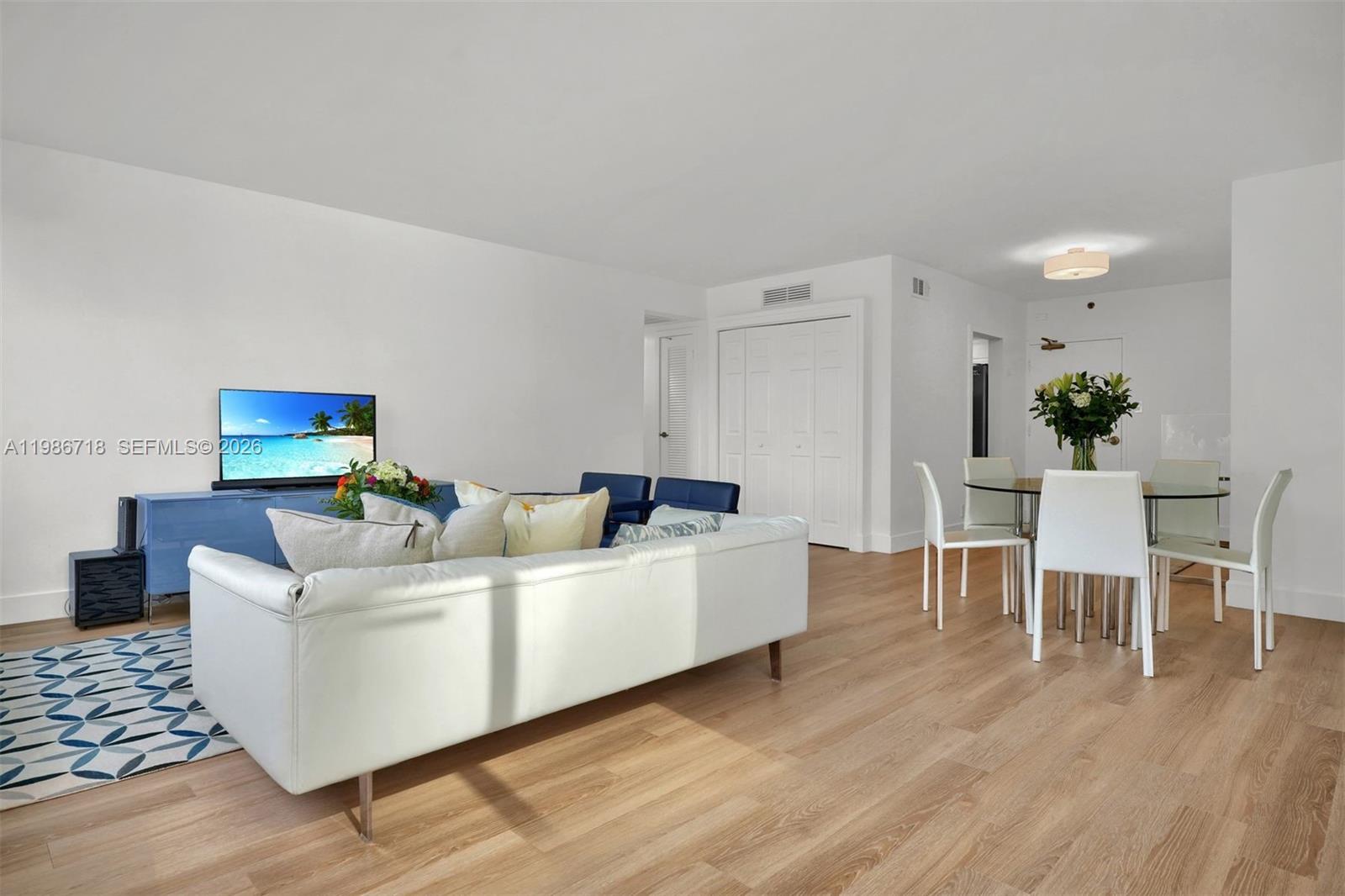 image Mirador 1000 (South Tower)19