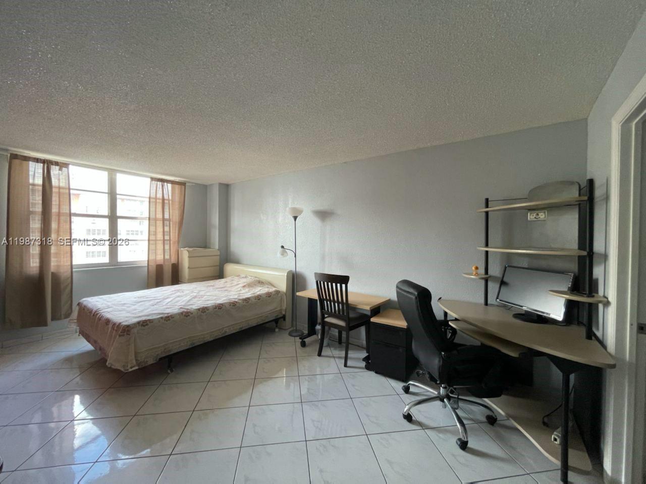image Winston Towers 1008
