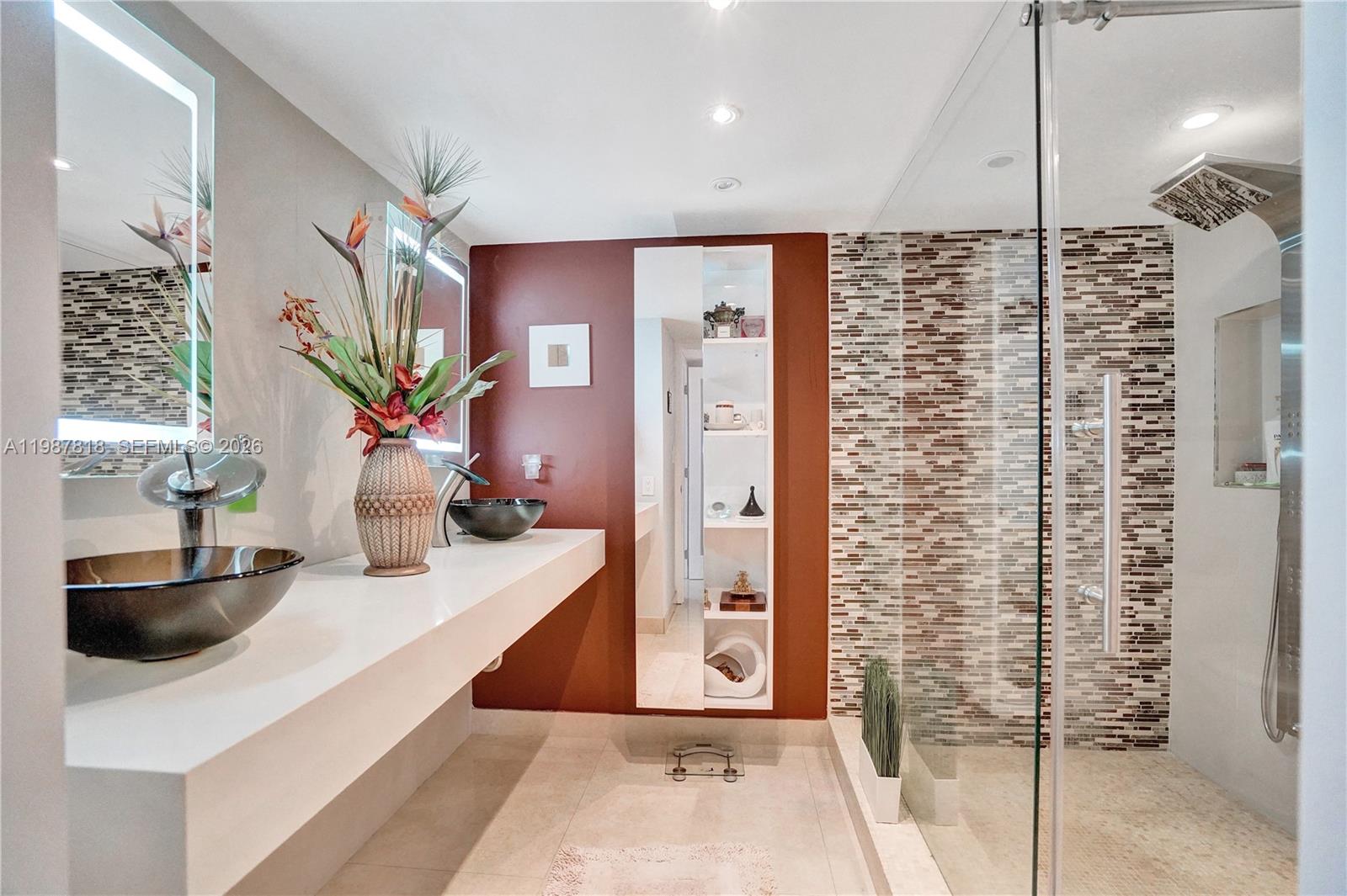 1000 Quayside Ter #1101 Miami, FL 33138