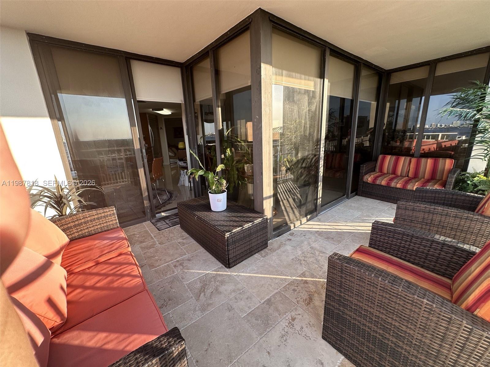 1000 Quayside Ter #1101 Miami, FL 33138