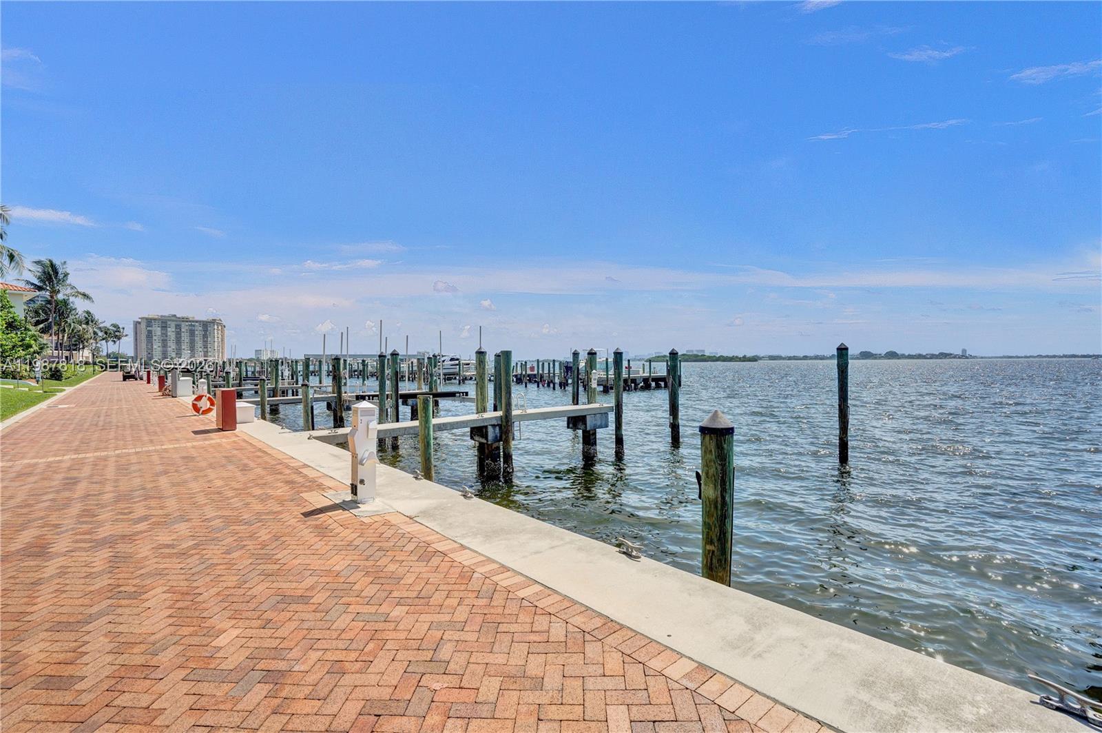 1000 Quayside Ter #1101 Miami, FL 33138