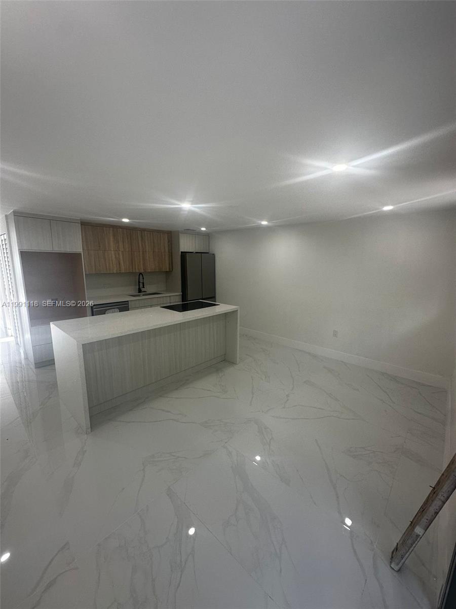 2110 NW 43rd St Miami, FL 33142