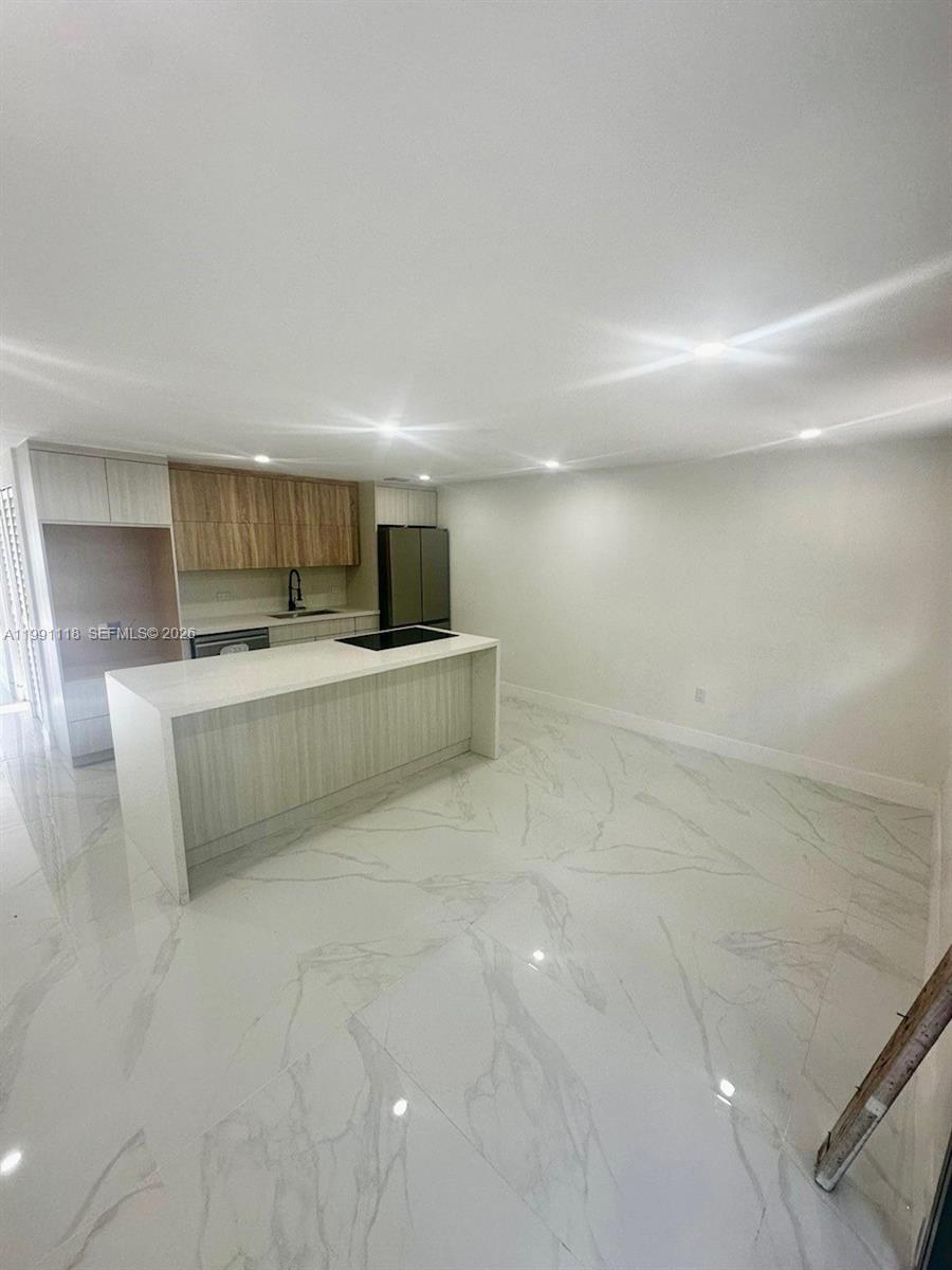 2110 NW 43rd St Miami, FL 33142