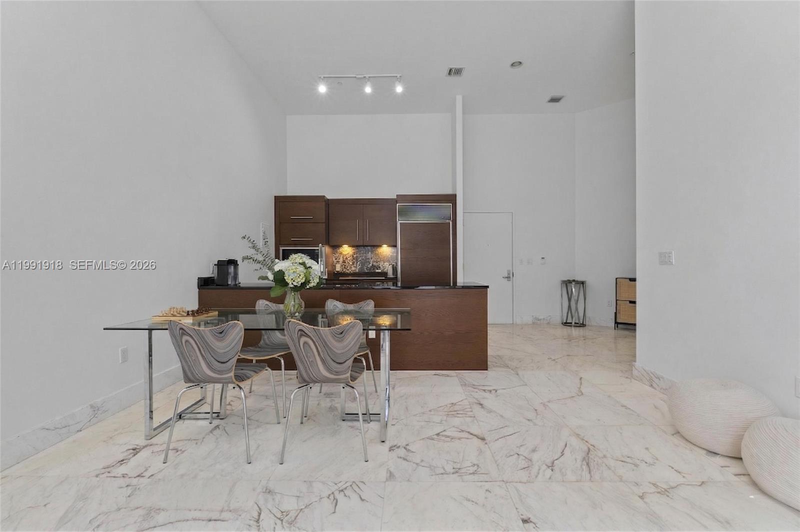 image Icon Brickell I9