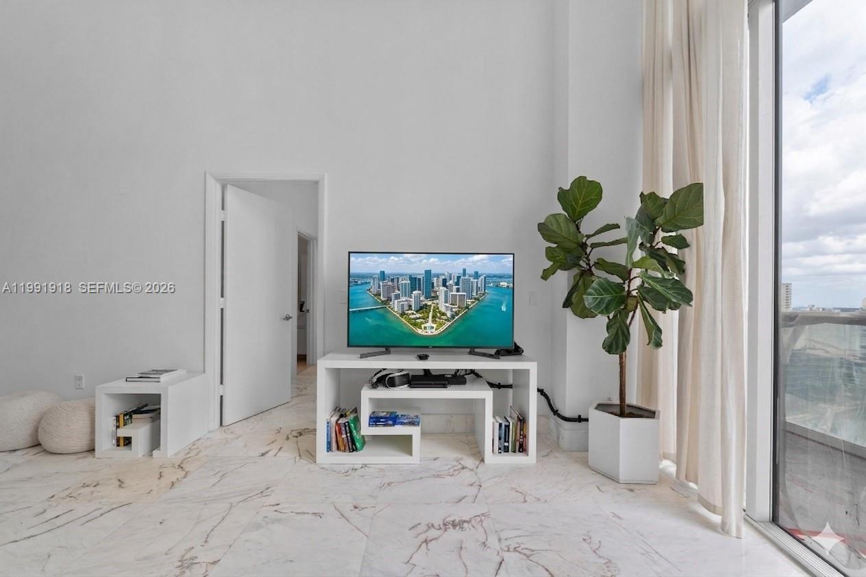 image Icon Brickell I11