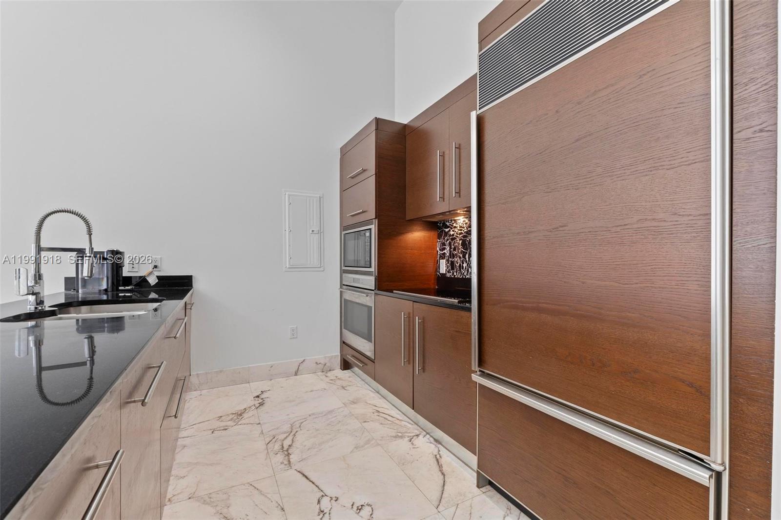 image Icon Brickell I1