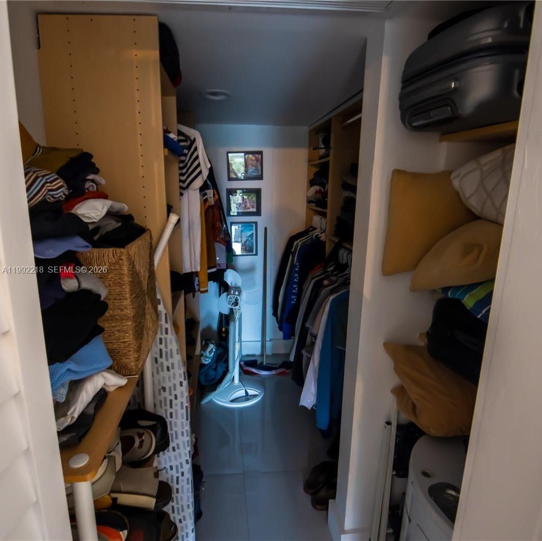 1650 NE 115th St #302 Miami, FL 33181