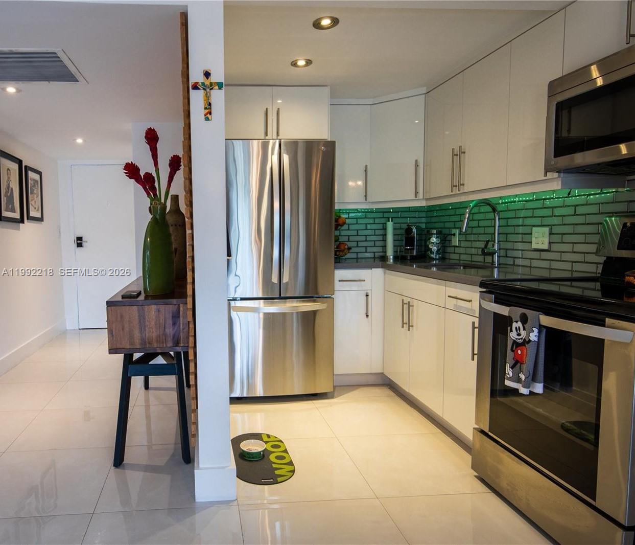 1650 NE 115th St #302 Miami, FL 33181