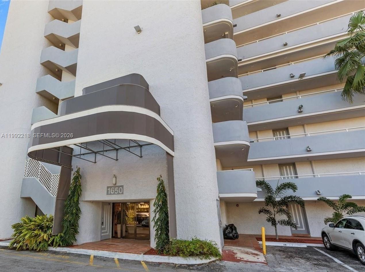 1650 NE 115th St #302 Miami, FL 33181
