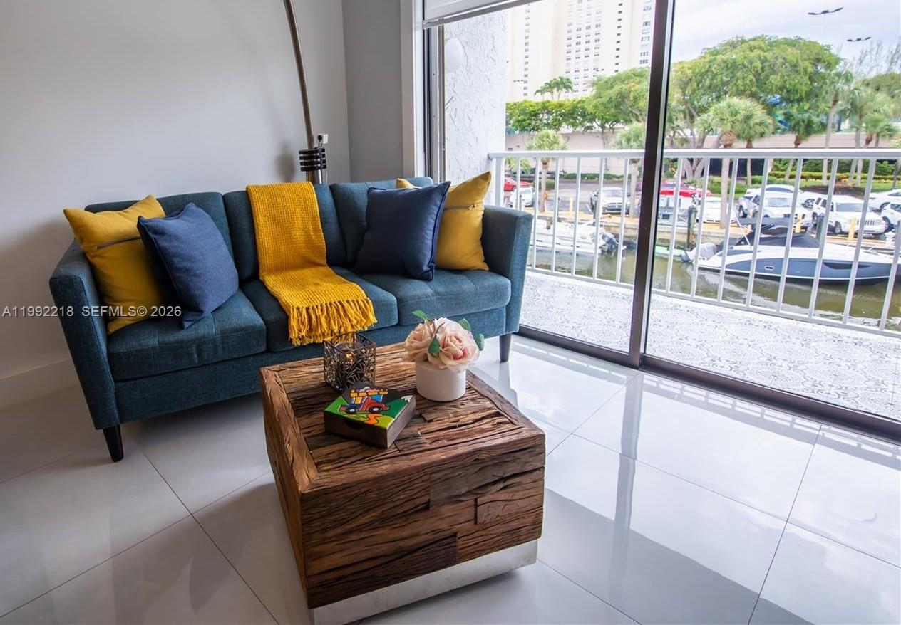 1650 NE 115th St #302 Miami, FL 33181