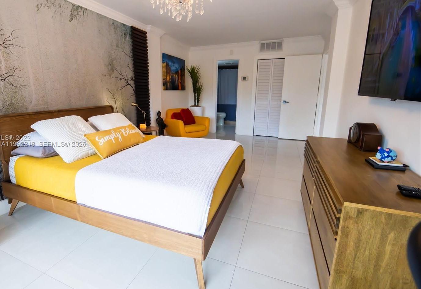 1650 NE 115th St #302 Miami, FL 33181