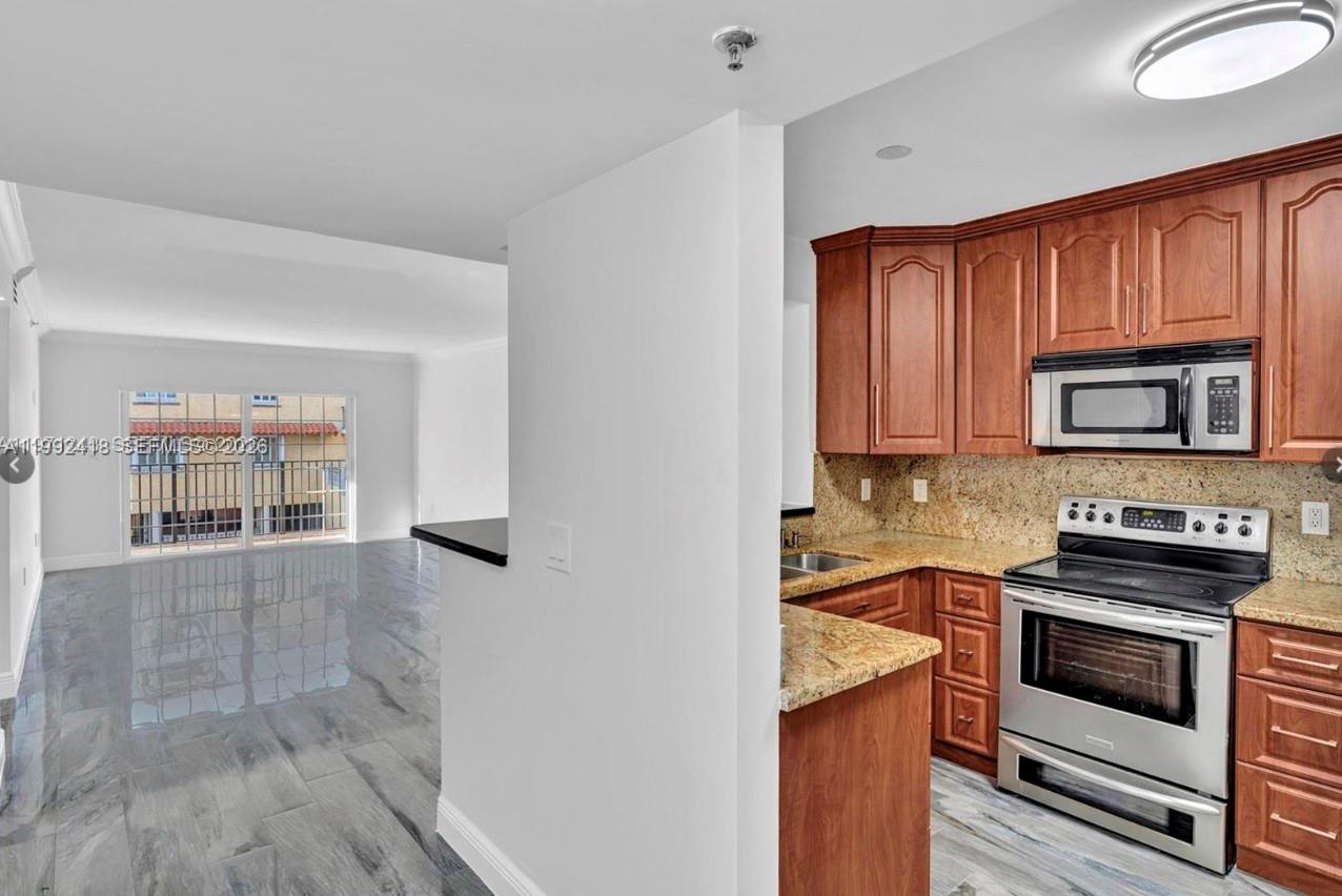 8900 Collins Ave #304 Surfside, FL 33154