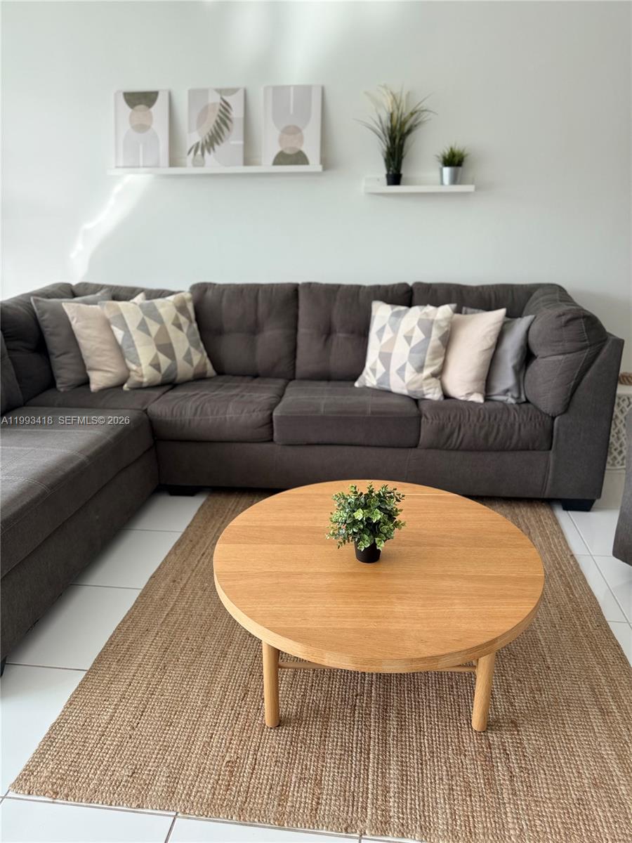 5601 Collins Ave #1219 Miami Beach, FL 33140