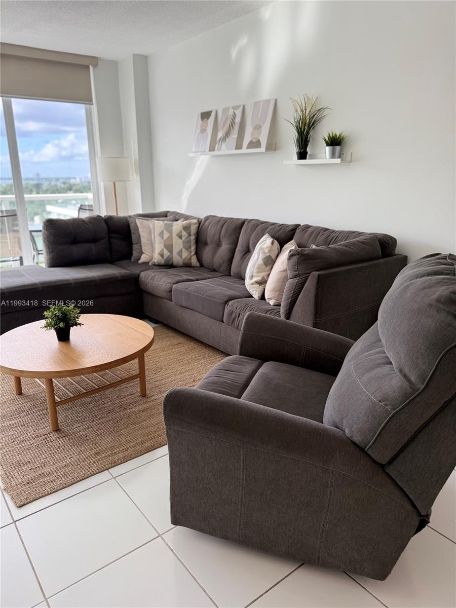 5601 Collins Ave #1219 Miami Beach, FL 33140