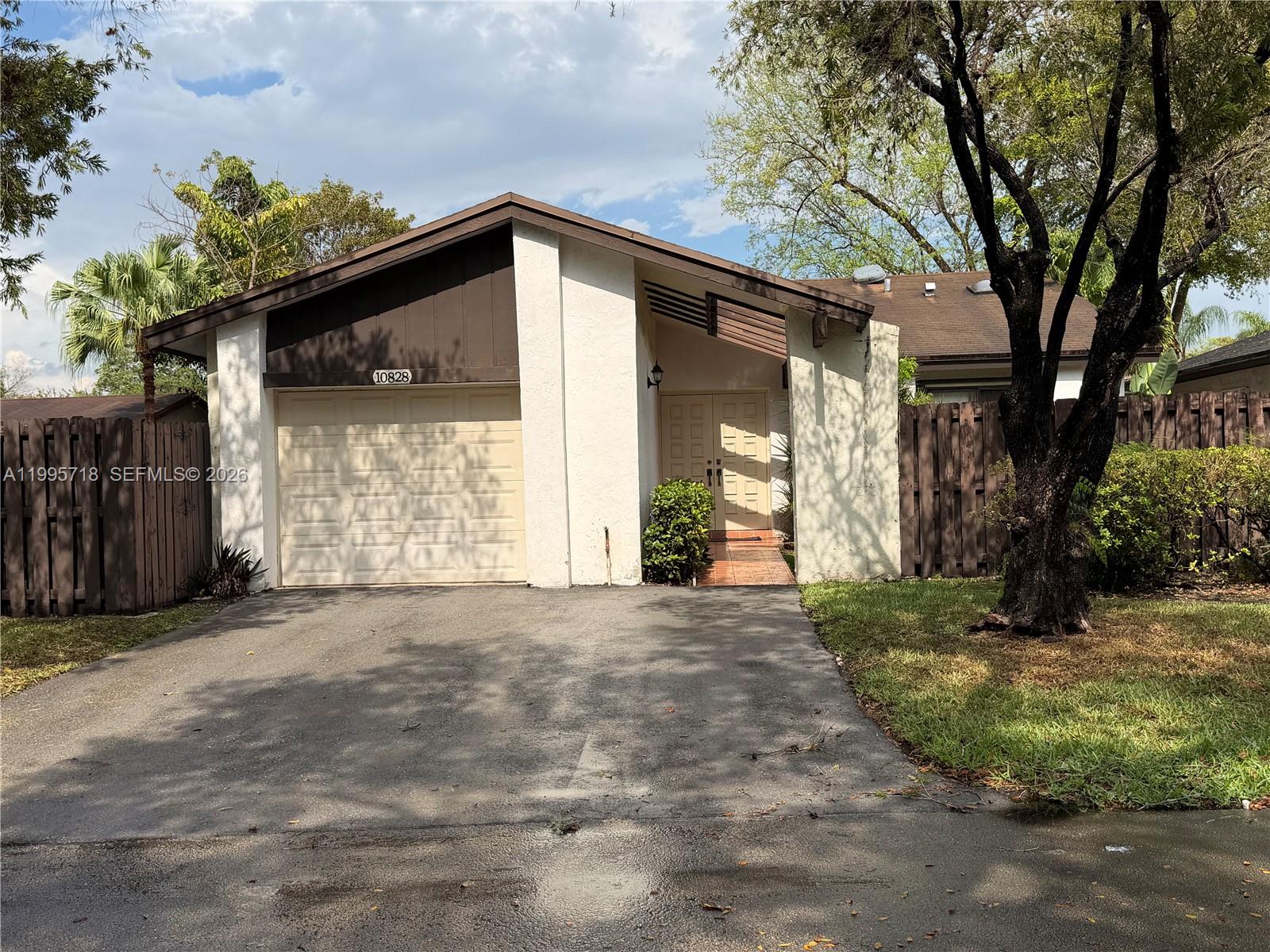 10828 SW 132nd Cir Ct