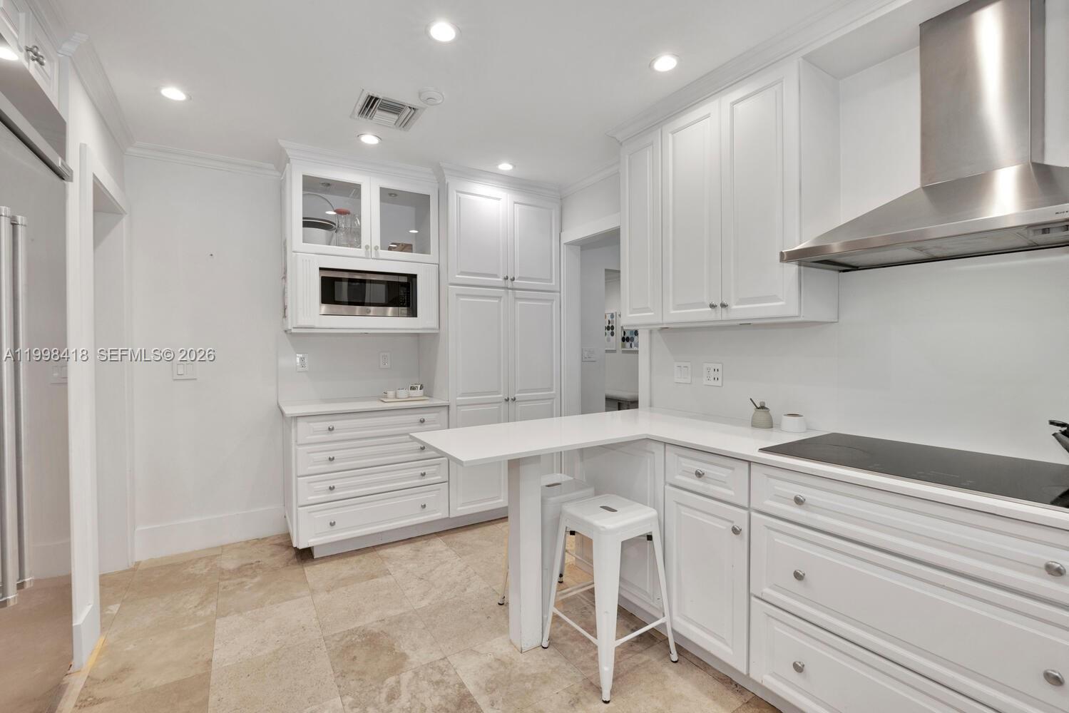 6140 SW 90th St Pinecrest, FL 33156