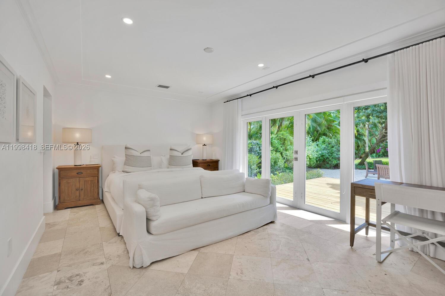 6140 SW 90th St Pinecrest, FL 33156