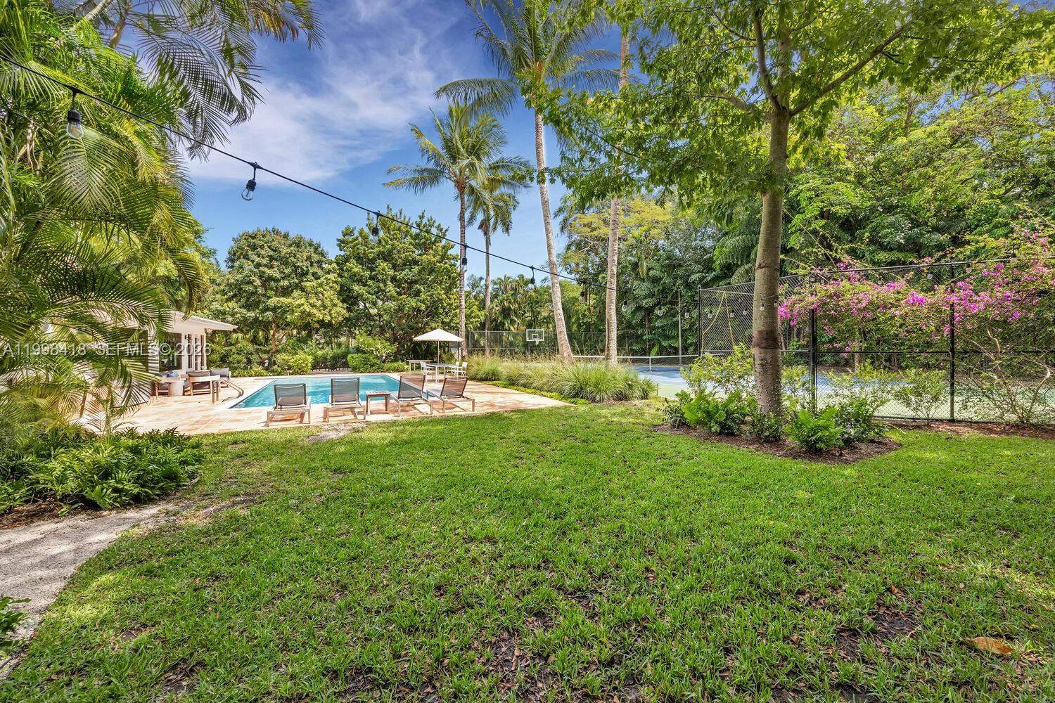 6140 SW 90th St Pinecrest, FL 33156