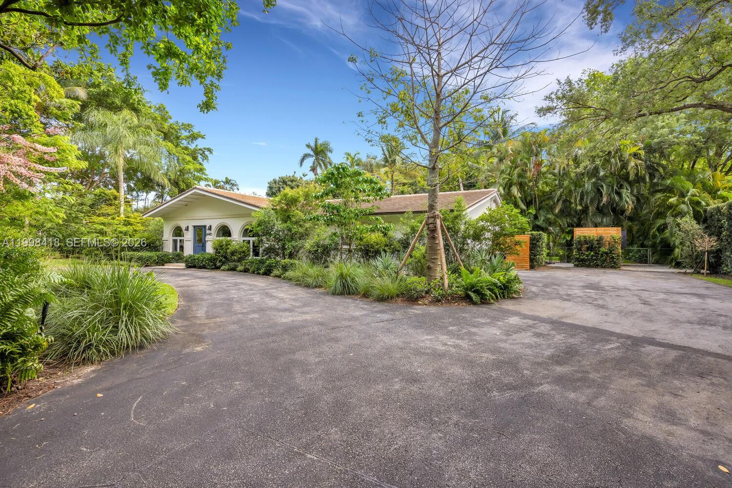 6140 SW 90th St Pinecrest, FL 33156