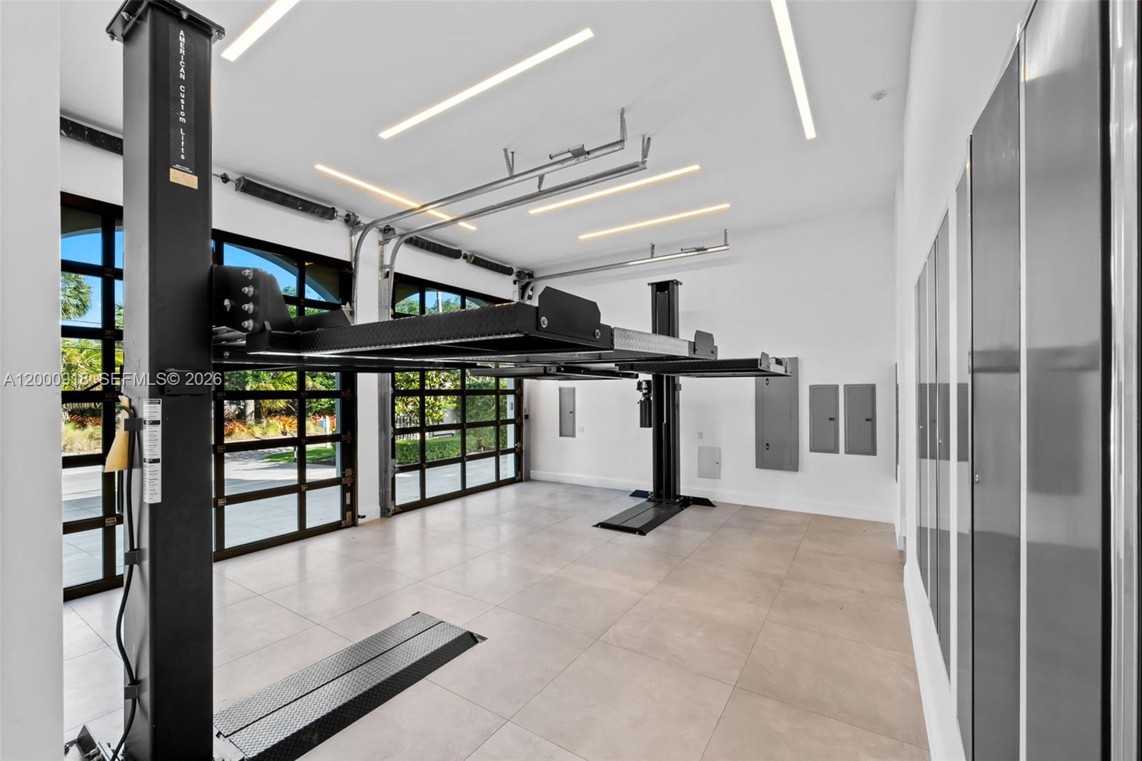 1239 Middle Riv Dr Fort Lauderdale, FL 33304