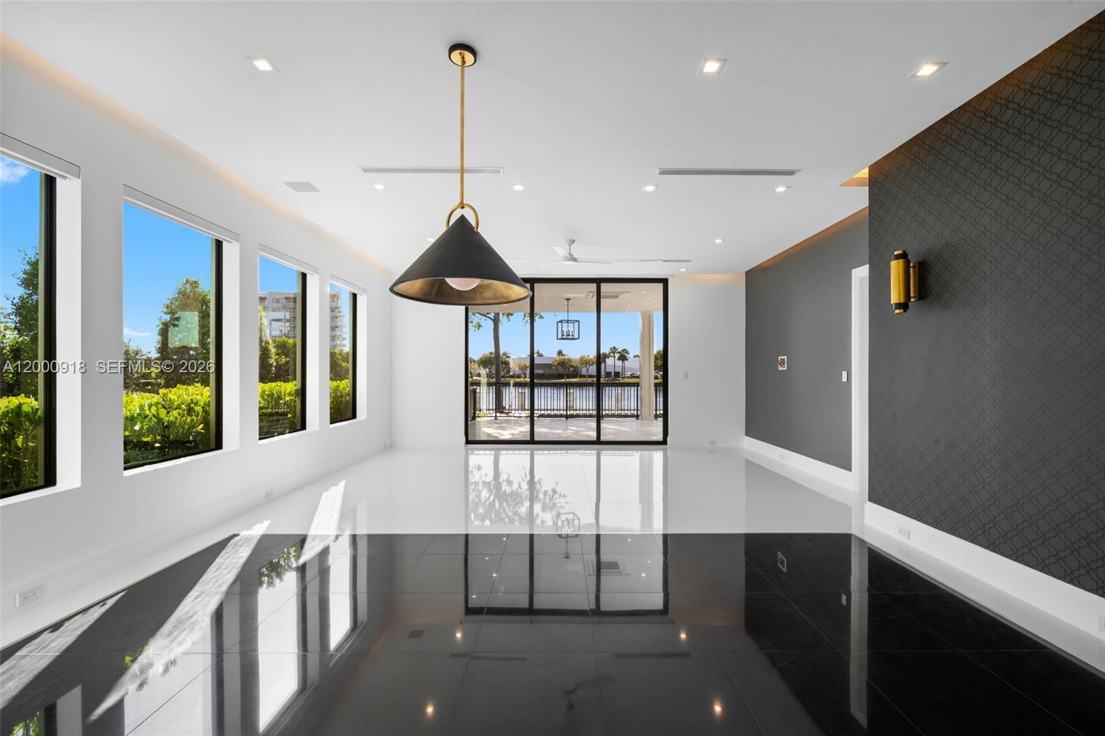 1239 Middle Riv Dr Fort Lauderdale, FL 33304