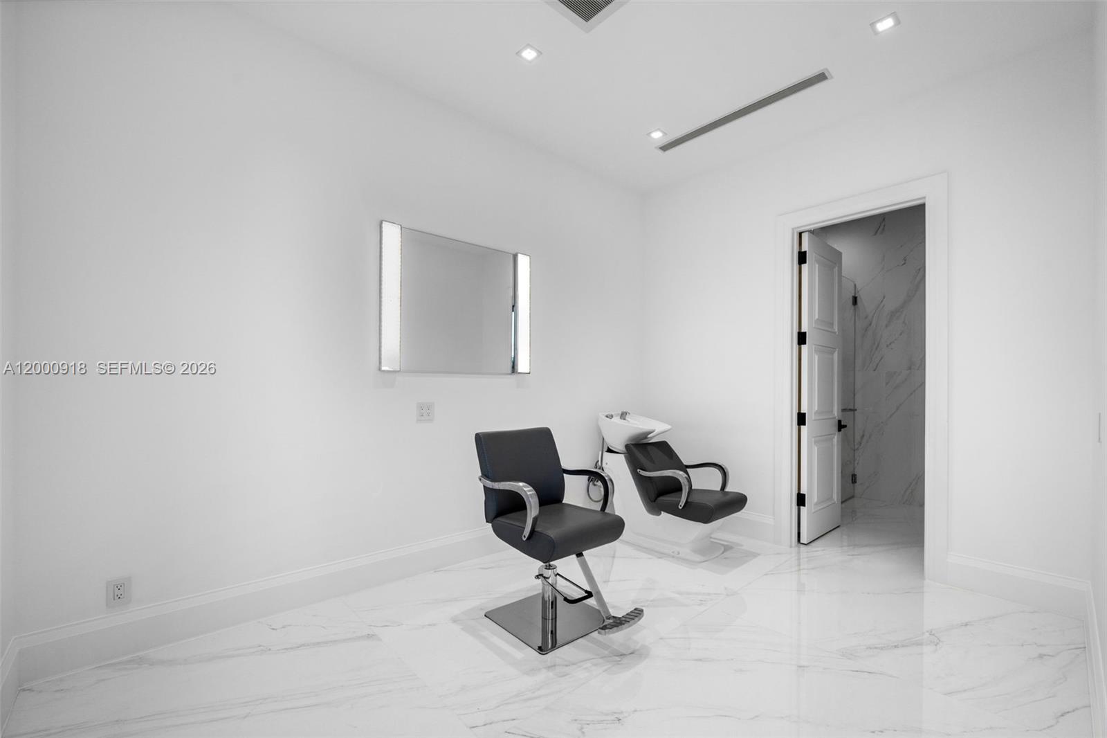 1239 Middle Riv Dr Fort Lauderdale, FL 33304