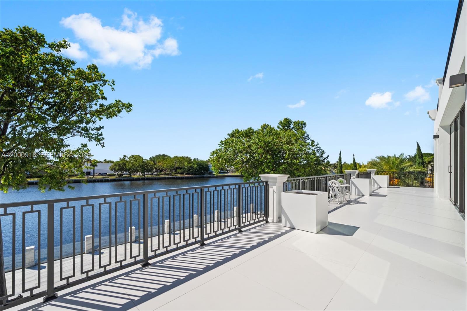1239 Middle Riv Dr Fort Lauderdale, FL 33304
