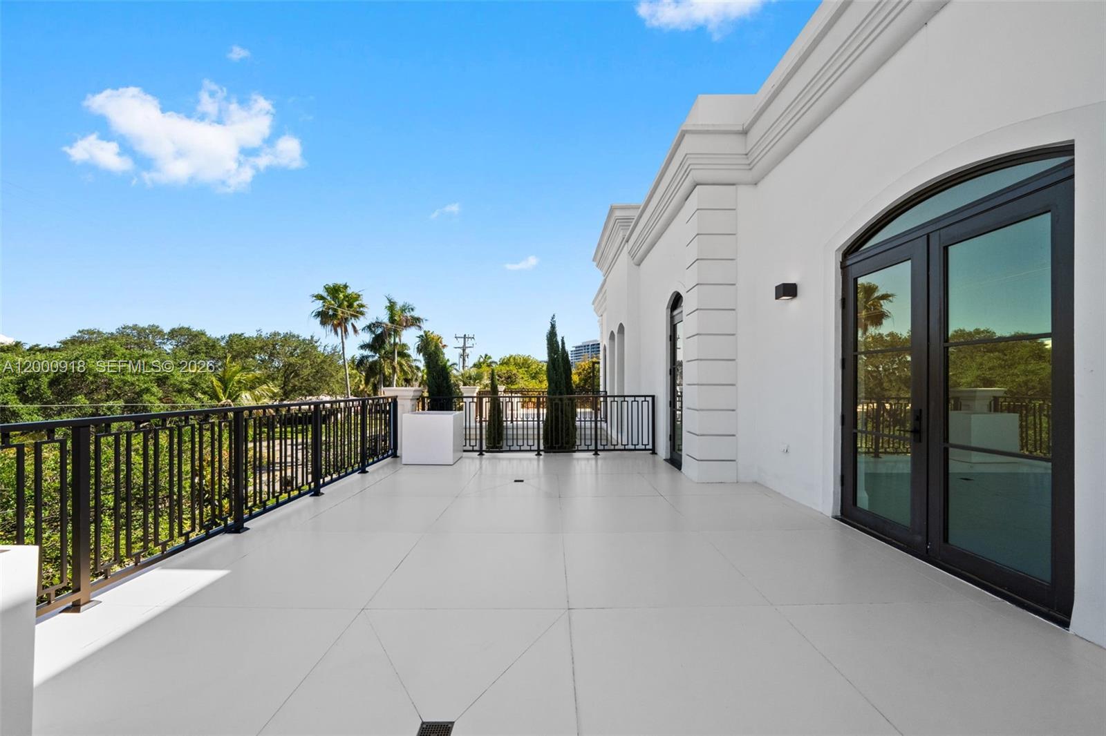 1239 Middle Riv Dr Fort Lauderdale, FL 33304
