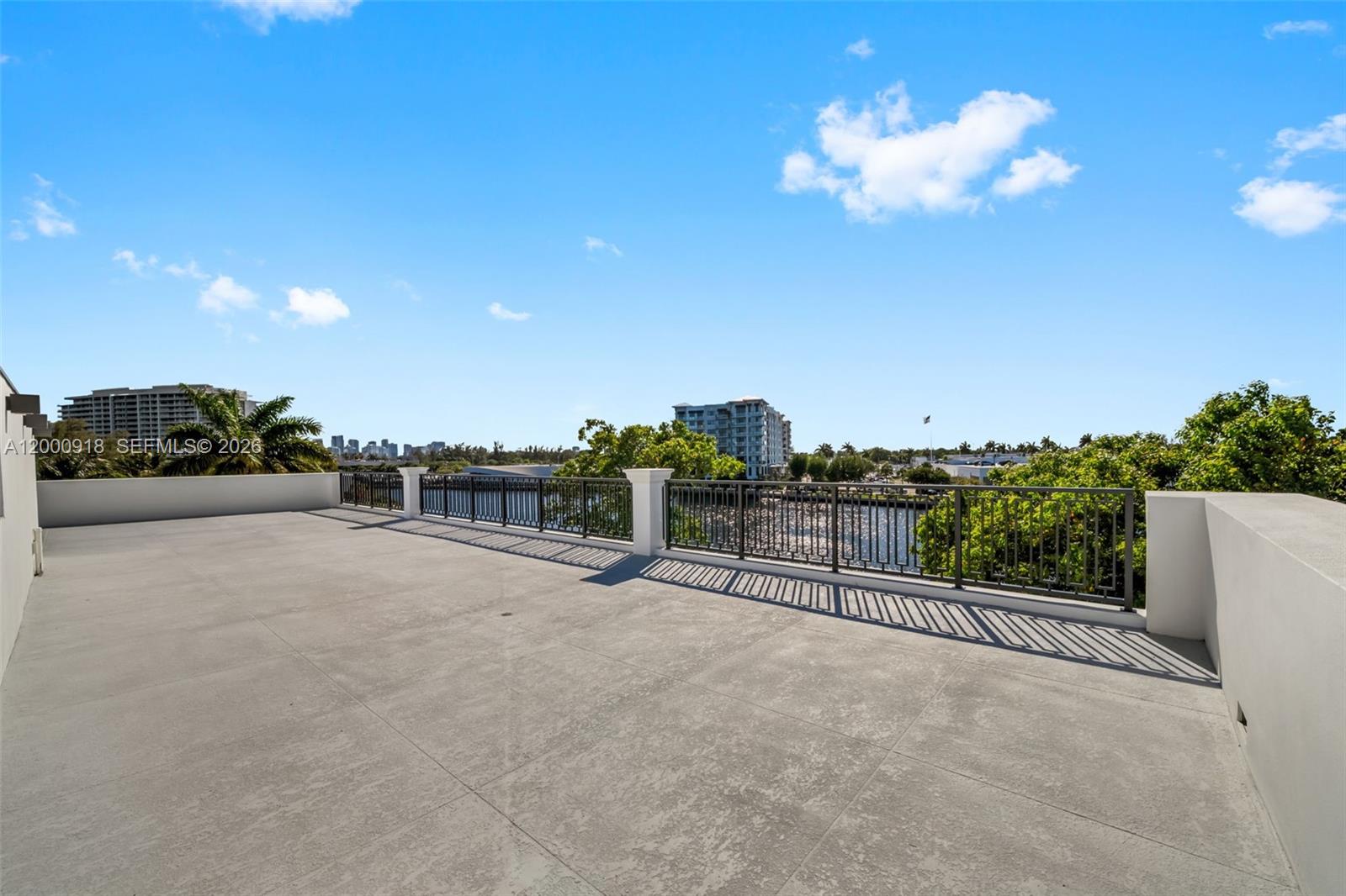 1239 Middle Riv Dr Fort Lauderdale, FL 33304